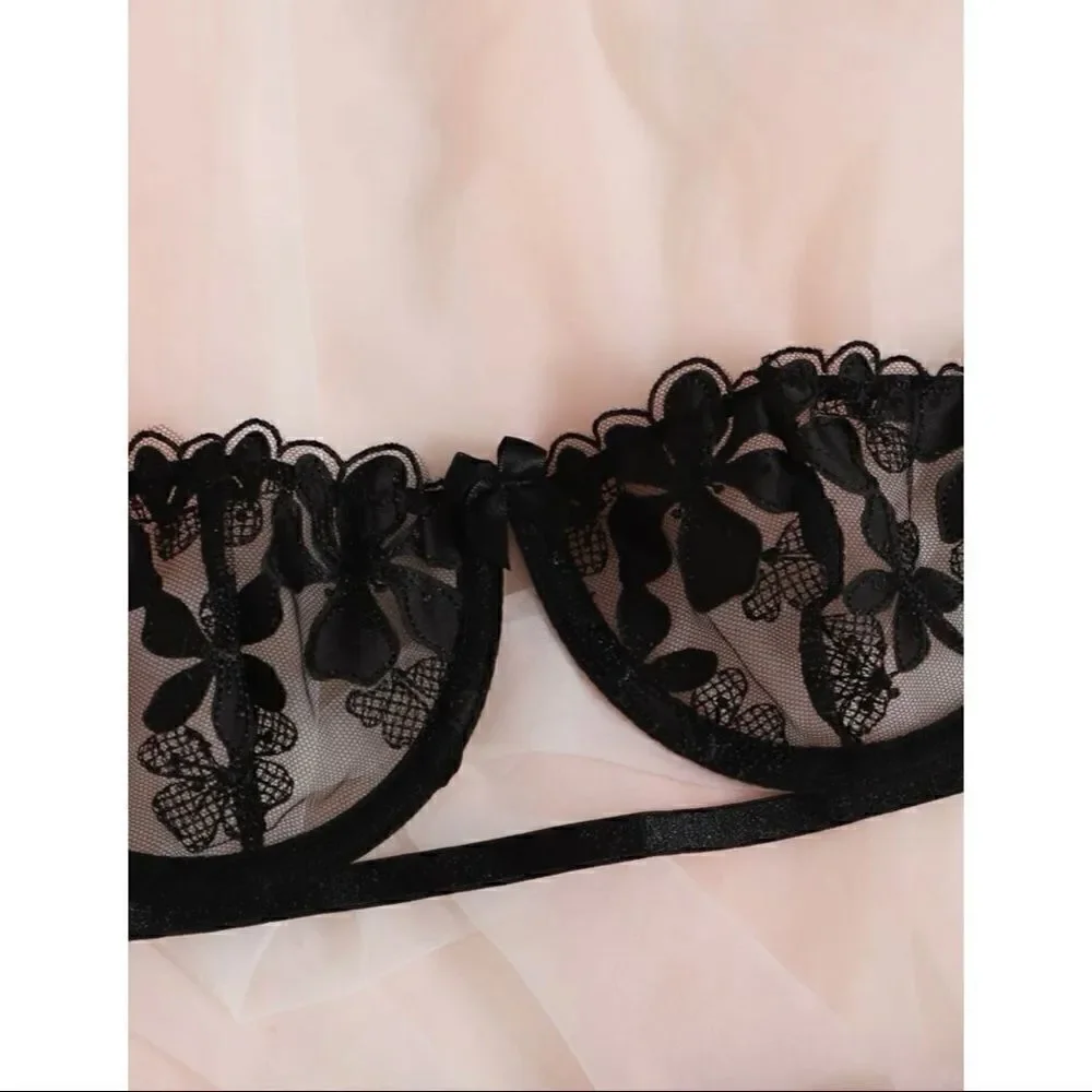 Femme Fatale sexy mesh